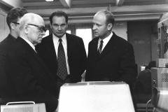 02-Akademik-Berg-A_I-i-Emelyanov-S_V-i-Surguchev-G_D